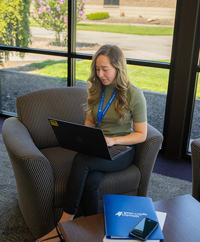 girl student on computer